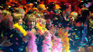 Beograd, 130311.
Nova sezona regionalnog reality show-a Big Brotheru cijoj kuci sudjeluju stanari iz Hrvatske, Makedonije, Srbije, Crne Gore te Bosne i Hercegovine. Stanari su smjesteni u Pionirskom gradu na Kostunjaku.
Na fotografiji: dolazak stanara. Beograd, 130311.
Nova sezona regionalnog reality show-a Big Brotheru cijoj kuci sudjeluju stanari iz Hrvatske, Makedonije, Srbije, Crne Gore te Bosne i Hercegovine. Stanari su smjesteni u Pionirskom gradu na Kostunjaku.
Na fotografiji: dolazak stanara.