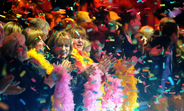 Beograd, 130311.
Nova sezona regionalnog reality show-a Big Brotheru cijoj kuci sudjeluju stanari iz Hrvatske, Makedonije, Srbije, Crne Gore te Bosne i Hercegovine. Stanari su smjesteni u Pionirskom gradu na Kostunjaku.
Na fotografiji: dolazak stanara. Beograd, 130311.
Nova sezona regionalnog reality show-a Big Brotheru cijoj kuci sudjeluju stanari iz Hrvatske, Makedonije, Srbije, Crne Gore te Bosne i Hercegovine. Stanari su smjesteni u Pionirskom gradu na Kostunjaku.
Na fotografiji: dolazak stanara.