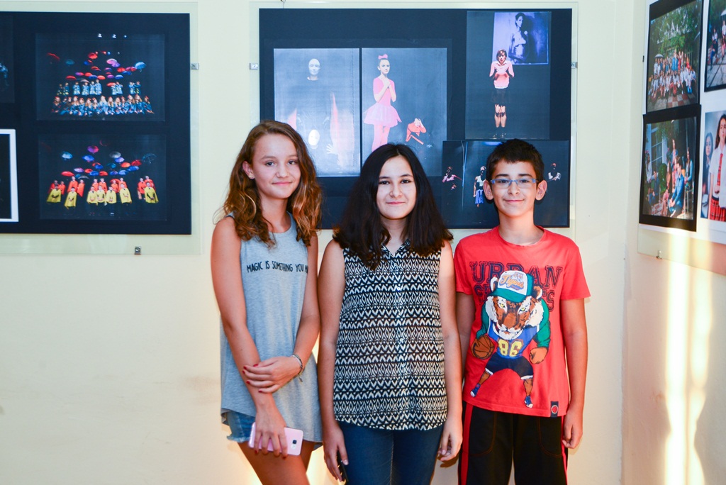 U MO Stanovi upriličeno je svečano otvorenje izložbe fotografija “Igrajmo se” autorice Ive Perinčić U MO Stanovi upriličeno je svečano otvorenje izložbe fotografija “Igrajmo se” autorice Ive Perinčić