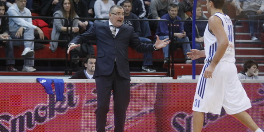 Zagreb, 070112.Dvorana Drazen Petrovic.Kosarkaska utakmica ABA lige, Cibona – Radnicki.Na slici: trener Cibone Jasmin Repesa.Foto: Goran Mehkek / Cropix