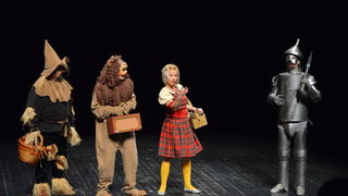 U Kazalištu lutaka Zadar odigrana je predstava “Čarobnjak iz Oza” u režiji Dražena Ferenčine. Foto: Iva Perinčić U Kazalištu lutaka Zadar odigrana je predstava “Čarobnjak iz Oza” u režiji Dražena Ferenčine. Foto: Iva Perinčić