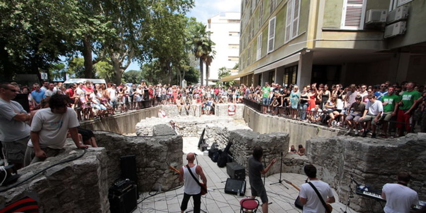 Glazbeno jutro u Stomorici: Psihomodopop i Luka Belani  foto: Angelo Virag