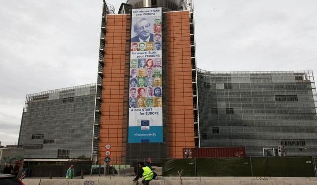 Bruxelles, Belgija – Prvog radnog dana novog saziva Europske komisije pod predsjedanjem Jean-Claude Junckera na zgradi u Bruxellesu osvanula je divovska reklama s licima svih clanova Junckerove komisije, ukljucujuci i europskog povjerenika za medjunarodnu