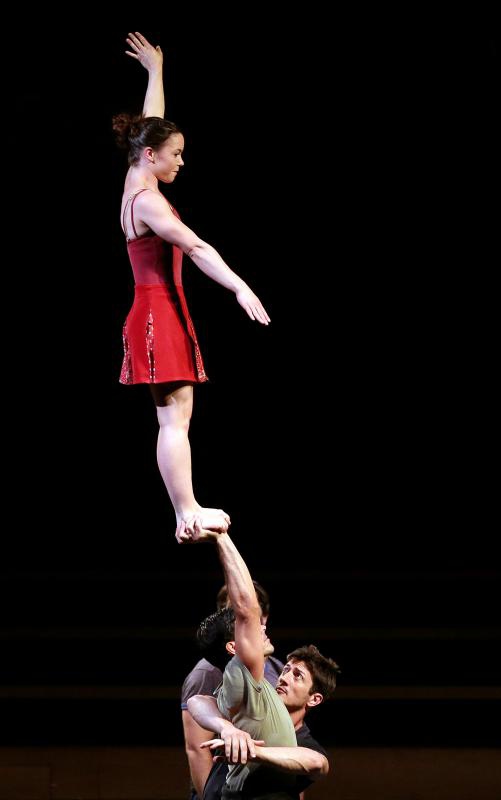 Zagreb, KD Vatroslav Lisinski – Predstava Le Grand C slavne francuske cirkuske skupine Compagnie XY. Zagreb, KD Vatroslav Lisinski – Predstava Le Grand C slavne francuske cirkuske skupine Compagnie XY.