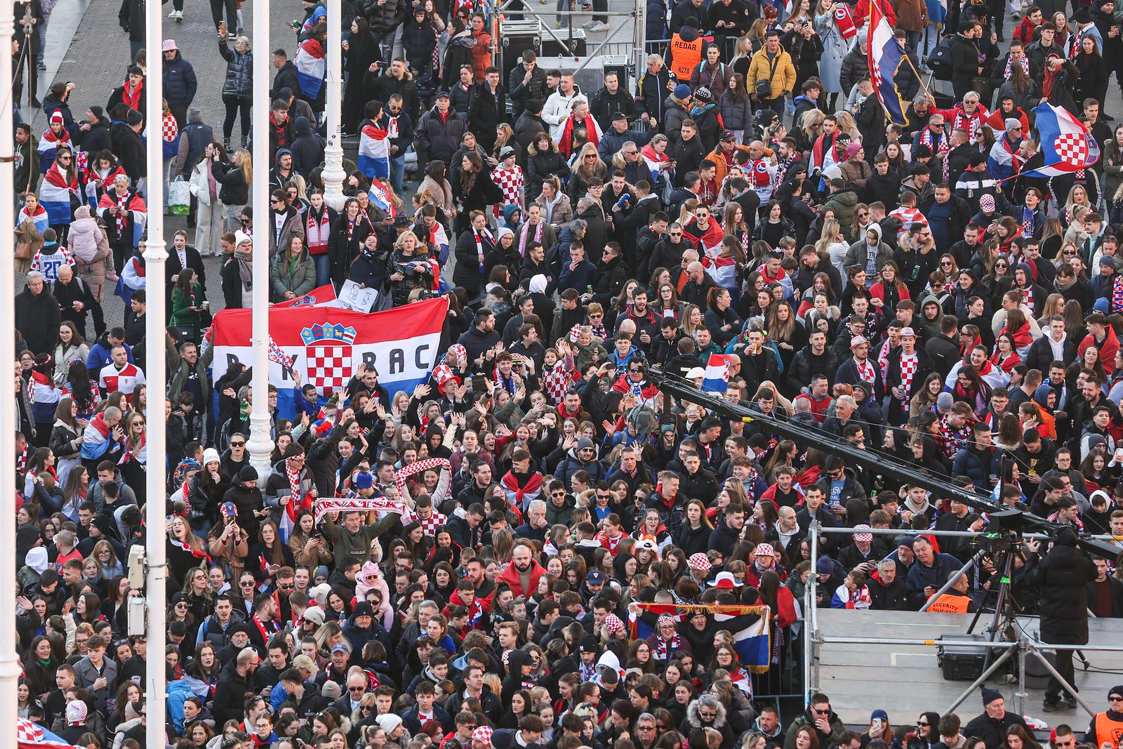 Panorama svečanog dočeka hrvatske rukometne reprezentacije u Zagrebu