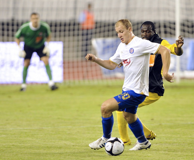 Split, 050810.
Stadion Poljud.
Uzvratna nogometna utakmica treceg predkola Europa Kupa.
Hajduk – Dinamo Bukurest.
Foto: Josko Ponos / CROPIX Split, 050810.
Stadion Poljud.
Uzvratna nogometna utakmica treceg predkola Europa Kupa.
Hajduk – Dinamo Bukurest.
Foto: Josko Ponos / CROPIX