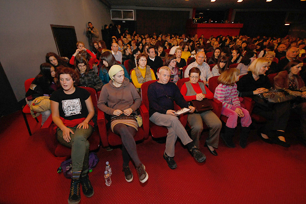 Zadarska Noć kazališta – “Teštament” (foto:Saša Čuka) Zadarska Noć kazališta – “Teštament” (foto:Saša Čuka)