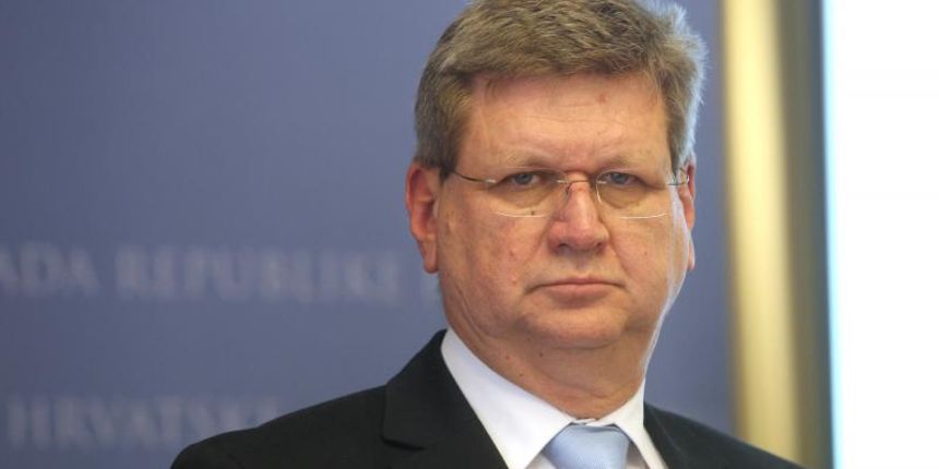 18.06.2013., Zagreb – U Vladi je odrzana konferencija za medije podpredsjednice Vlade RH Milanke Opacic i ministra rada i socijalne politike Miranda Mrsica s temom Provedba garancije za mlade u Republici Hrvatskoj. Photo: Boris Scitar/VLM/PIXSELL 18.06.2013., Zagreb – U Vladi je odrzana konferencija za medije podpredsjednice Vlade RH Milanke Opacic i ministra rada i socijalne politike Miranda Mrsica s temom Provedba garancije za mlade u Republici Hrvatskoj. Photo: Boris Scitar/VLM/PIXSELL