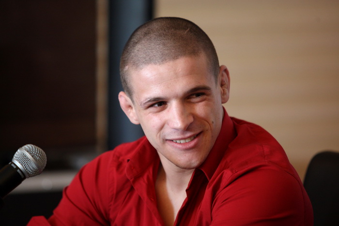 Zadar, 080513.
Hotel Novi Park.
Konferencija za medije povodom Final fight Championship-a koji se odrzava ovaj petak u dvorani Kresimira Cosica na Visnjiku.
Na fotografiji: borac Vaso Bakocevic.
Foto: Jure Miskovic / CROPIX Zadar, 080513.
Hotel Novi Park.
Konferencija za medije povodom Final fight Championship-a koji se odrzava ovaj petak u dvorani Kresimira Cosica na Visnjiku.
Na fotografiji: borac Vaso Bakocevic.
Foto: Jure Miskovic / CROPIX