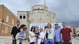Hrvatska se sjeća košarkaške legende Krešimira Ćosića koji nas je prerano napustio prije 20 godina. Svečanom večerom u Falkensteinerovom hotelu Iadera u Petrčanima, obitelj Krešimira Ćosića – supruga Ljerka, kćerke Ana i Iva te sin Petar Krešimir, brojni Hrvatska se sjeća košarkaške legende Krešimira Ćosića koji nas je prerano napustio prije 20 godina. Svečanom večerom u Falkensteinerovom hotelu Iadera u Petrčanima, obitelj Krešimira Ćosića – supruga Ljerka, kćerke Ana i Iva te sin Petar Krešimir, brojni