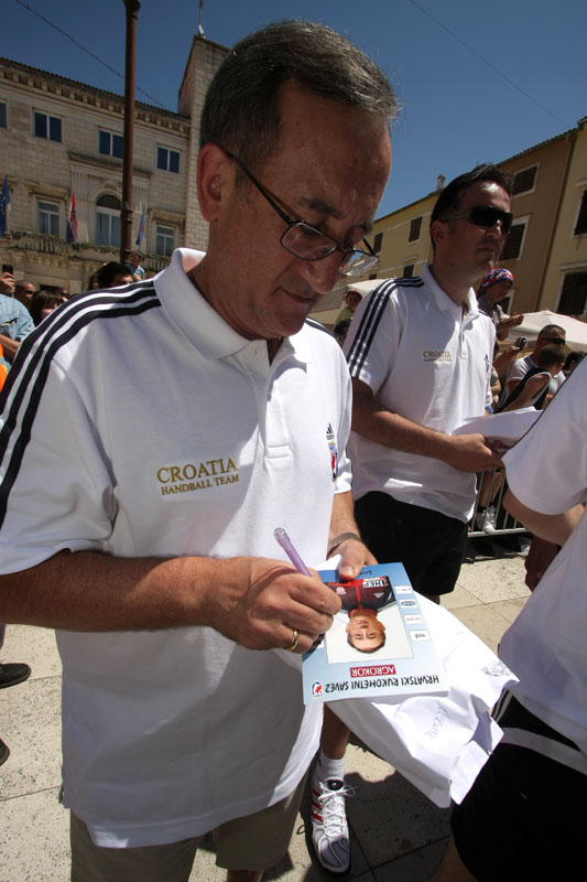 Hrvatska rukometna reprezentacija na Narodnom trgu (foto: Marin Gospić)