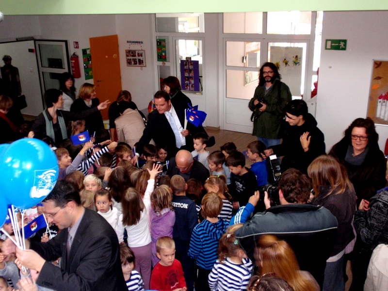 Dječji vrtić Ciciban uputio Sunčevu čestitku svome gradu Dječji vrtić Ciciban uputio Sunčevu čestitku svome gradu