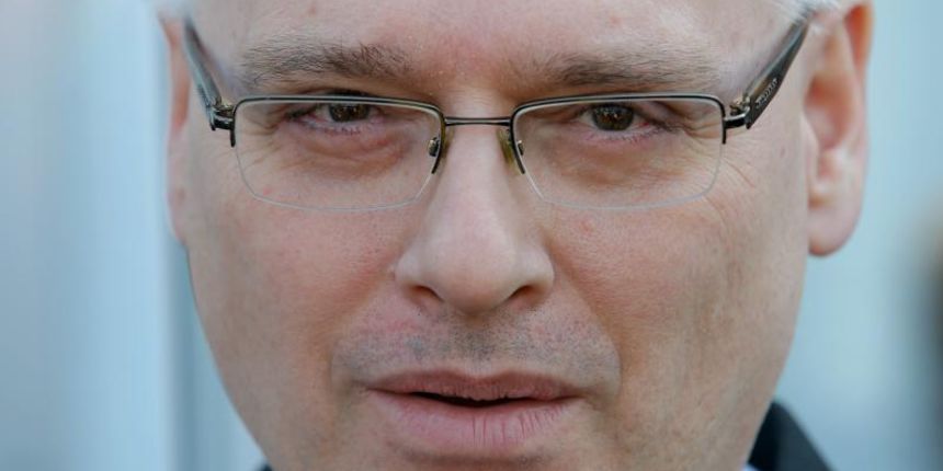 13.03.2014., Benkovac – Predsjednik Ivo Josipovic posjetio je benkovacku tvornicu metala LTH Metalni lijev. Photo: Filip Brala/PIXSELL 13.03.2014., Benkovac – Predsjednik Ivo Josipovic posjetio je benkovacku tvornicu metala LTH Metalni lijev. Photo: Filip Brala/PIXSELL