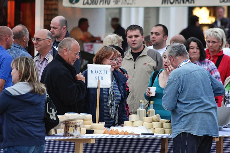 5. Eno-eko-gastro-etno stol (foto: Marin Gospić)