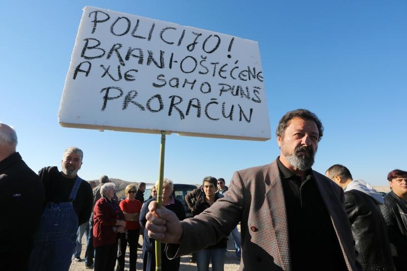 Pag: Prosvjed protiv ilegalnih berača samoniklog bilja, Foto: Filip Brala/PIXSELL