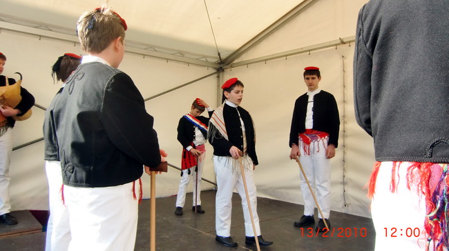 Zadarski karneval 2010: KUD “Druzina” Pag na Narodnom trgu
