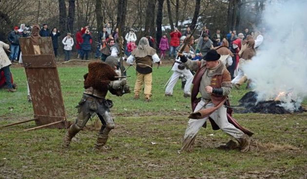 Donja Stubica – Uprizorenje Bitke kod Stubice, povodom 441. obljetnice Seljacke bune. Prikazana je jedna od prvih borba seljaka predvodjenih Matijom Gubcem protiv vojske Franje Tahija u kojoj su seljaci osvojili utvrdu Franje Tahija. Photo: Matija Topolov