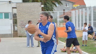 U povodu blagdana Kraljice Mira u Stanovima odigrana utakimica između veterana KK Zadar i Stanova, Foto: Iva Perinčić U povodu blagdana Kraljice Mira u Stanovima odigrana utakimica između veterana KK Zadar i Stanova, Foto: Iva Perinčić