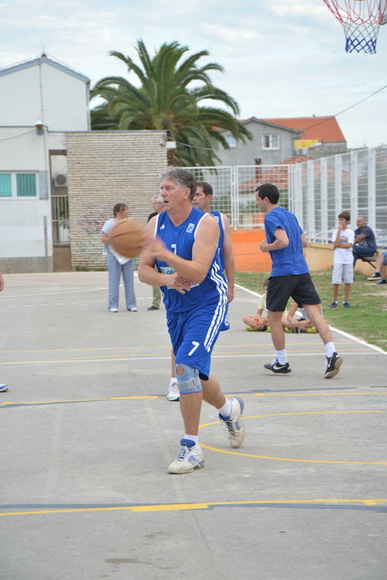 U povodu blagdana Kraljice Mira u Stanovima odigrana utakimica između veterana KK Zadar i Stanova, Foto: Iva Perinčić U povodu blagdana Kraljice Mira u Stanovima odigrana utakimica između veterana KK Zadar i Stanova, Foto: Iva Perinčić