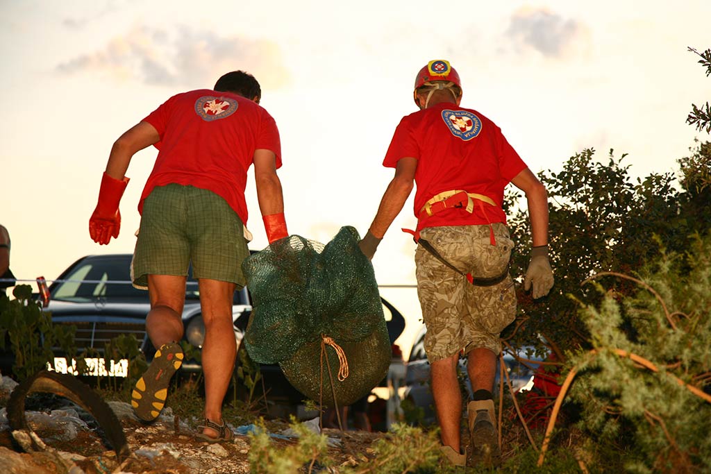 HGSS-ova akcija spašavanja pasa iz Živkine jame (foto: Zoran Erceg)