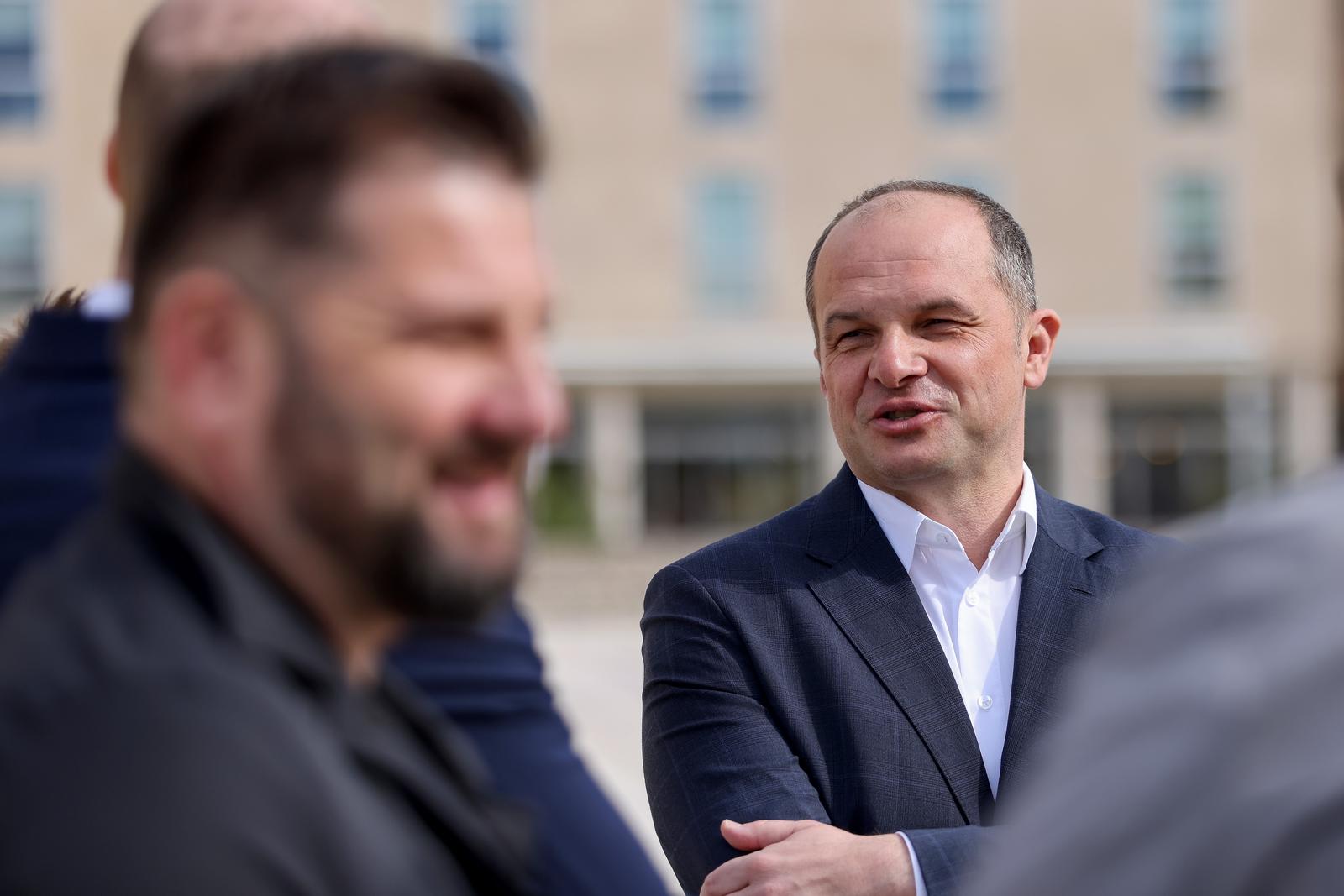 SDP predstavio kandidata za gradonačelnika, bit će to Daniel Radeta SDP predstavio kandidata za gradonačelnika, bit će to Daniel Radeta