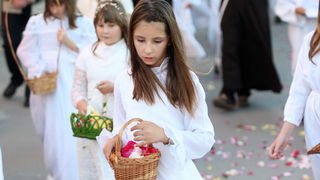 Zadar, 110512.
Blagdan gospe Loretske slavi se u zadarskom naselju Arbanasi. Nakon svecanog misnog slavlja u vecernjim satima krece procesija po naselju koju predvodi zadarski nadbiskup Zelimir Puljic.
Foto: Andrija Lucic / CROPIX Zadar, 110512.
Blagdan gospe Loretske slavi se u zadarskom naselju Arbanasi. Nakon svecanog misnog slavlja u vecernjim satima krece procesija po naselju koju predvodi zadarski nadbiskup Zelimir Puljic.
Foto: Andrija Lucic / CROPIX
