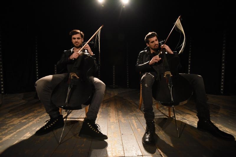 2CELLOS u rovinjskom kazalištu Antonio Gandusio nastavili su snimanje novog spota. Foto: Duško Marušić/PIXSELL