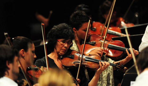 Zadar, 11.8.2012. snimio: Nenad Marčev
ZADARSKI KOMORNI ORKESTAR 
Solisti: Mario ŠOŠA, Jurica ŠOŠA, klavir 
Dirigent: Ivan REPUŠIĆ, 
Na programu:
W.A. Mozart, J. Haydn, L. van Beethoven
Katedrala Sv. Stošije,