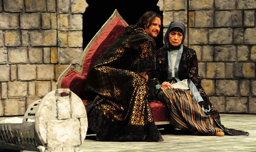 Zadar, 23.02.2012. snimio: Nenad Marčev
Gradsko kazalište Marina Držića Dubrovnik
Milan Ogrizović
HASANAGINICA
redatelj: Ivan Leo Lemo
Igraju: Jasna Jukić, Vladimir Posavec, Slavko Juraga, Milka Podrug Kokotović, Izmira Brautović, Lana Helena Hul Zadar, 23.02.2012. snimio: Nenad Marčev
Gradsko kazalište Marina Držića Dubrovnik
Milan Ogrizović
HASANAGINICA
redatelj: Ivan Leo Lemo
Igraju: Jasna Jukić, Vladimir Posavec, Slavko Juraga, Milka Podrug Kokotović, Izmira Brautović, Lana Helena Hul