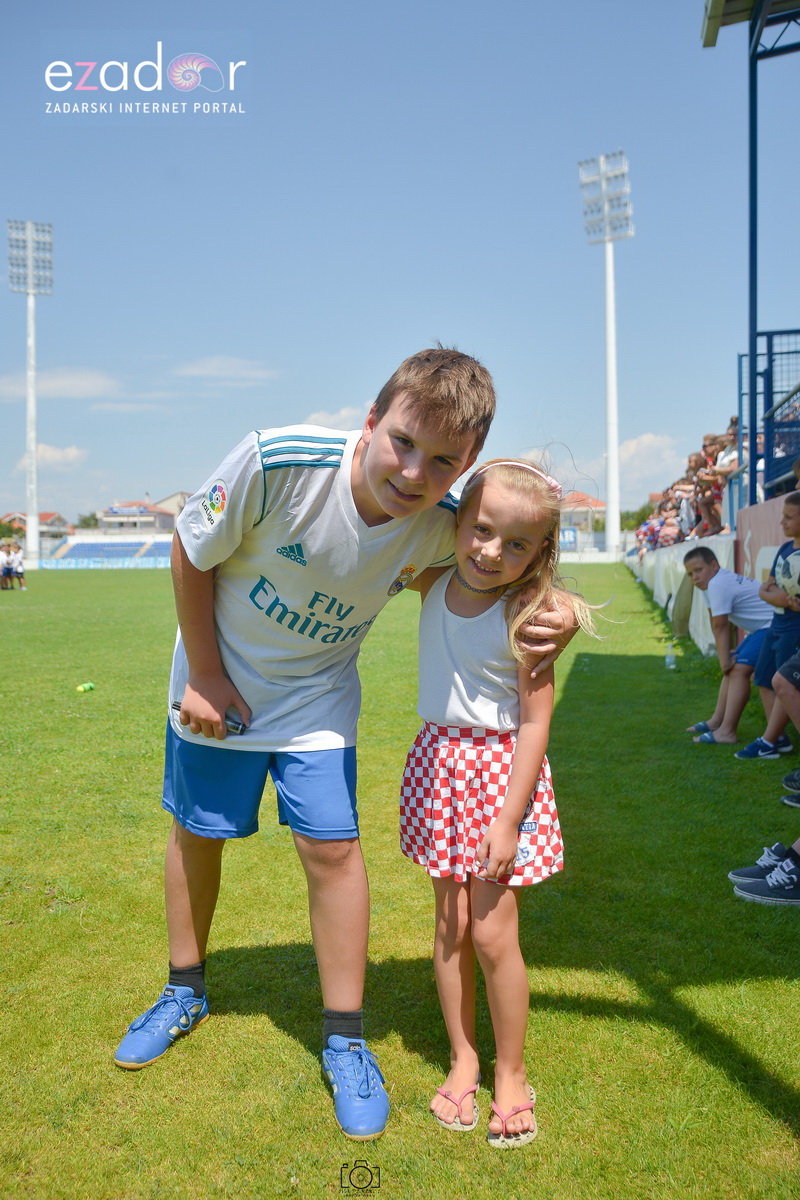 Zadarska vatrena četvorka na Stanovima se družila s mladim zadarskim nogometašima Zadarska vatrena četvorka na Stanovima se družila s mladim zadarskim nogometašima