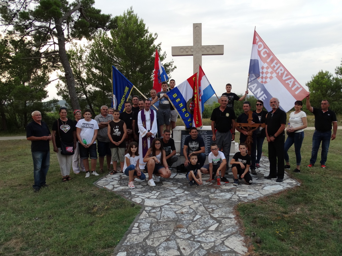 Molitvena hodnja “Koracima nade u istinu”, tradicija koja ne blijedi Molitvena hodnja “Koracima nade u istinu”, tradicija koja ne blijedi