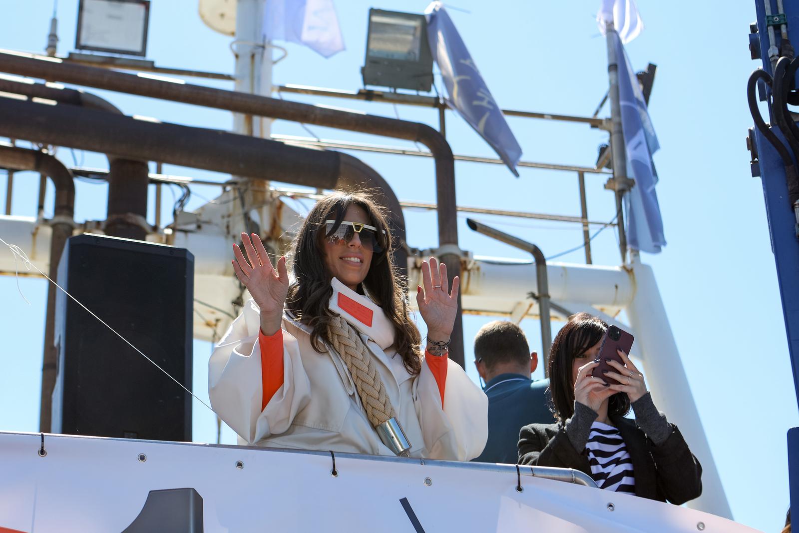 Ekološka manifestacija “Uz more, za more: zelena misija za održivu budućnost Hrvatske” održala se danas na plivarici Škoda koja je jutros u 11 sati isplovila iz zadarske luke Gaženica prema Ugljanu gdje će se provela akcija izvlačenja odbačenih ribarskih Ekološka manifestacija “Uz more, za more: zelena misija za održivu budućnost Hrvatske” održala se danas na plivarici Škoda koja je jutros u 11 sati isplovila iz zadarske luke Gaženica prema Ugljanu gdje će se provela akcija izvlačenja odbačenih ribarskih