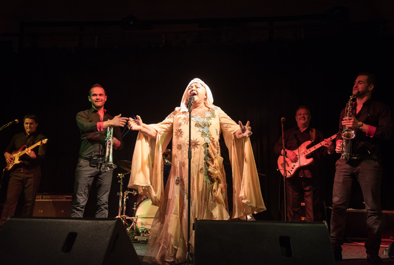 Esma Redžepova, prateći bend Folk Masters i gost Ibus Ibraimovski @ Arsenal Zadar Esma Redžepova, prateći bend Folk Masters i gost Ibus Ibraimovski @ Arsenal Zadar