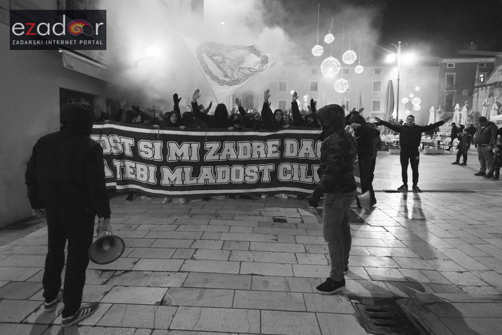 Okupljanje Tornada na Forumu i korteo do Krešinog doma Okupljanje Tornada na Forumu i korteo do Krešinog doma