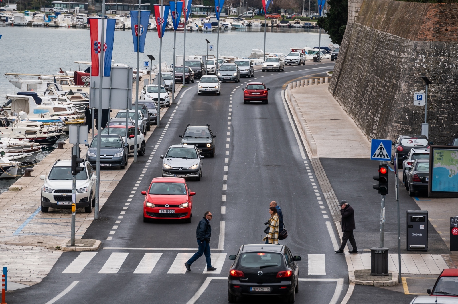Zadar ukrašen zastavama ususret obljetnici akcie Maslenica