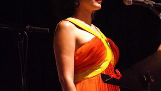 BelCante: Sandra Bagaric i Martina Tomcic ispred crkve sv. Donata BelCante: Sandra Bagaric i Martina Tomcic ispred crkve sv. Donata