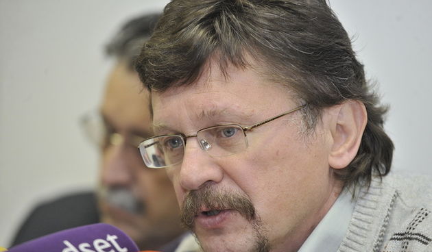 Zagreb, 031212.
Leksikografski zavod “Miroslav Krleza”, Prilaz Djure Dezelica 2.
Matica hrvatskih sindikata na konferenciji za medije najavila je prosvjed na Trgu svetog Marka u utorak.
Na fotografiji: Vilim Ribic.
Foto: Damir Krajac / CROPIX