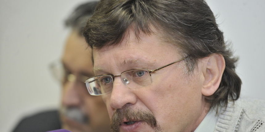 Zagreb, 031212.
Leksikografski zavod “Miroslav Krleza”, Prilaz Djure Dezelica 2.
Matica hrvatskih sindikata na konferenciji za medije najavila je prosvjed na Trgu svetog Marka u utorak.
Na fotografiji: Vilim Ribic.
Foto: Damir Krajac / CROPIX Zagreb, 031212.
Leksikografski zavod “Miroslav Krleza”, Prilaz Djure Dezelica 2.
Matica hrvatskih sindikata na konferenciji za medije najavila je prosvjed na Trgu svetog Marka u utorak.
Na fotografiji: Vilim Ribic.
Foto: Damir Krajac / CROPIX