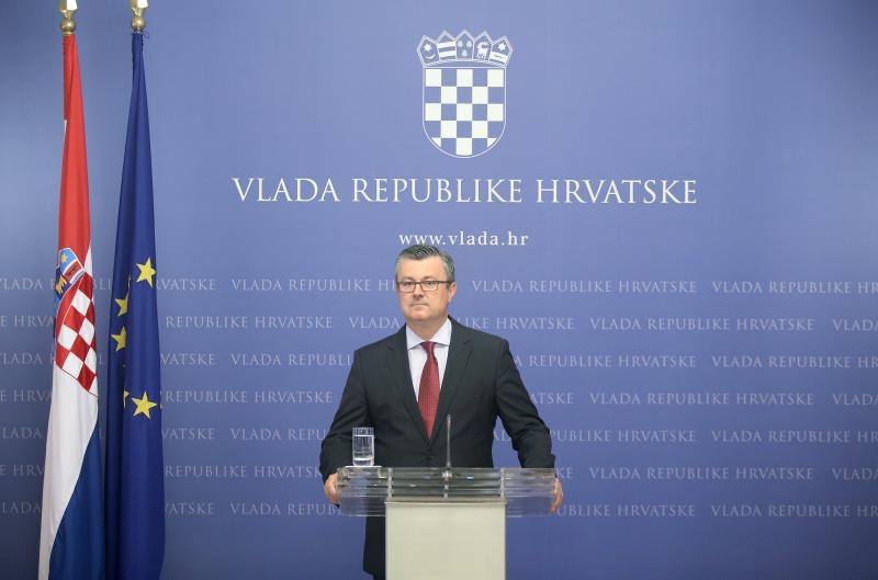 Predsjednik tehnicke Vlade Tihomir Oreskovic primio je predstavnike Europskih sveucilisnih igra Zagreb-Rijeka 2106. Tihomir Oreskovic, Adam Roczek Predsjednik tehnicke Vlade Tihomir Oreskovic primio je predstavnike Europskih sveucilisnih igra Zagreb-Rijeka 2106. Tihomir Oreskovic, Adam Roczek