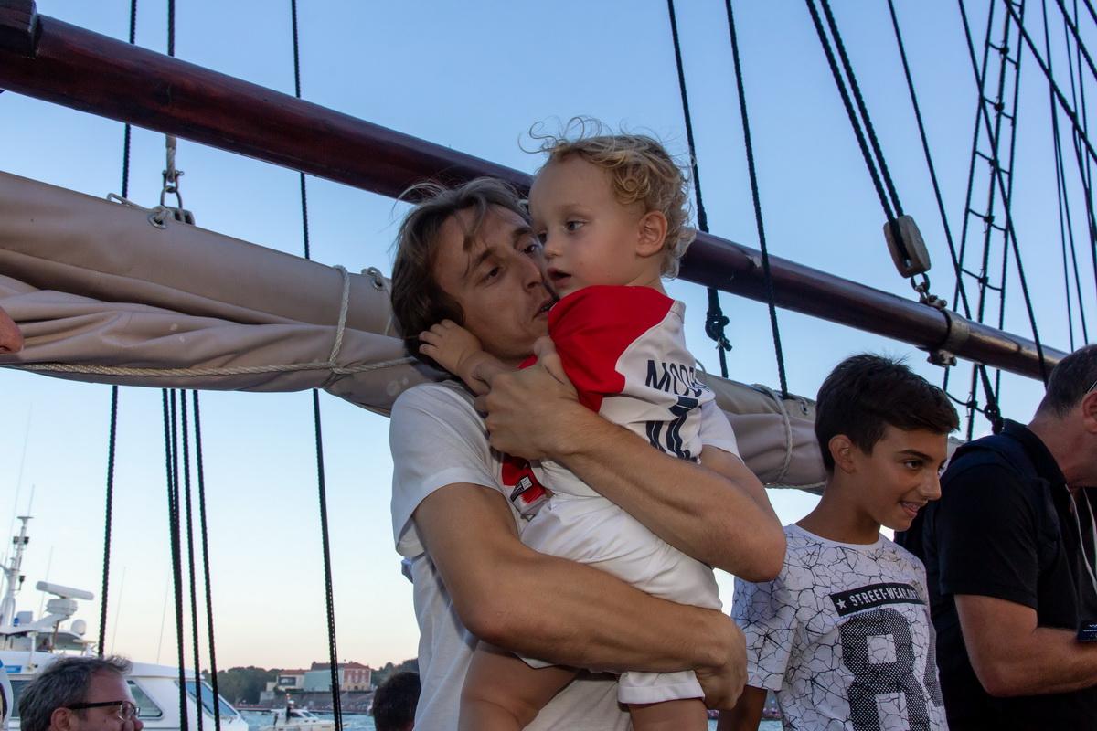 Veličanstven doček četvorice zadarskih Vatrenih od Gradskog mosta do Foruma