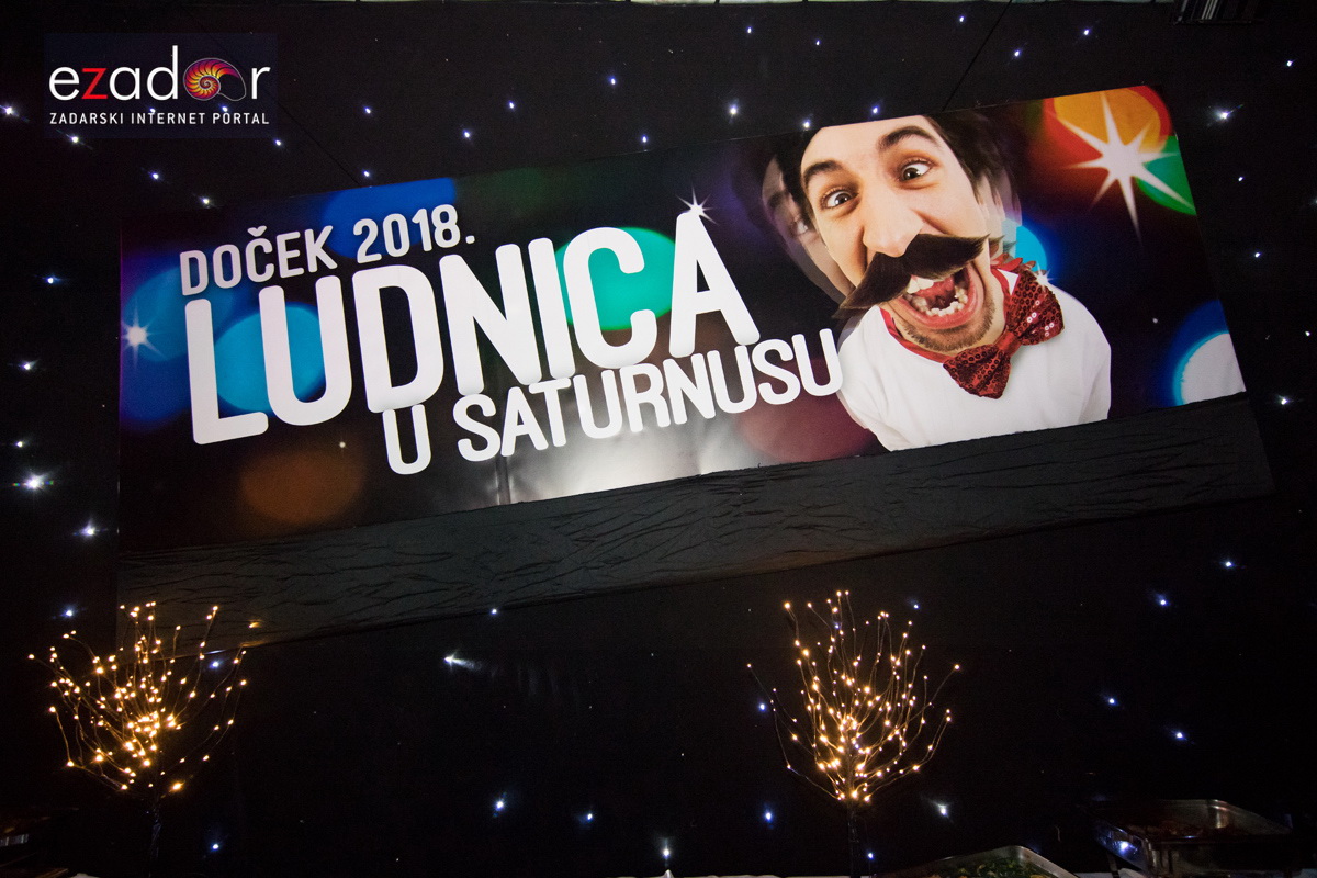 Ludnica u Saturnusu: Najbolji doček u svemiru i šire Ludnica u Saturnusu: Najbolji doček u svemiru i šire