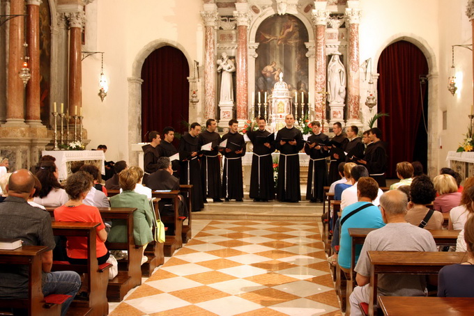Sv. Frane: Predstavljanje CD-a zbora bogoslova Franjevačke provincije Sv. Frane: Predstavljanje CD-a zbora bogoslova Franjevačke provincije