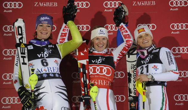 Zagreb, 040111. Audi Fis World Cup skijaska utrka zenskog slaloma Vip Snow Queen Trophy na Sljemenu. Na slici:  postolje, lijevo druga Maria Riesch, pobjednica u sredini Marlies Schild i desno Manuela Moelgg. Foto: Drago Sopta / CROPIX