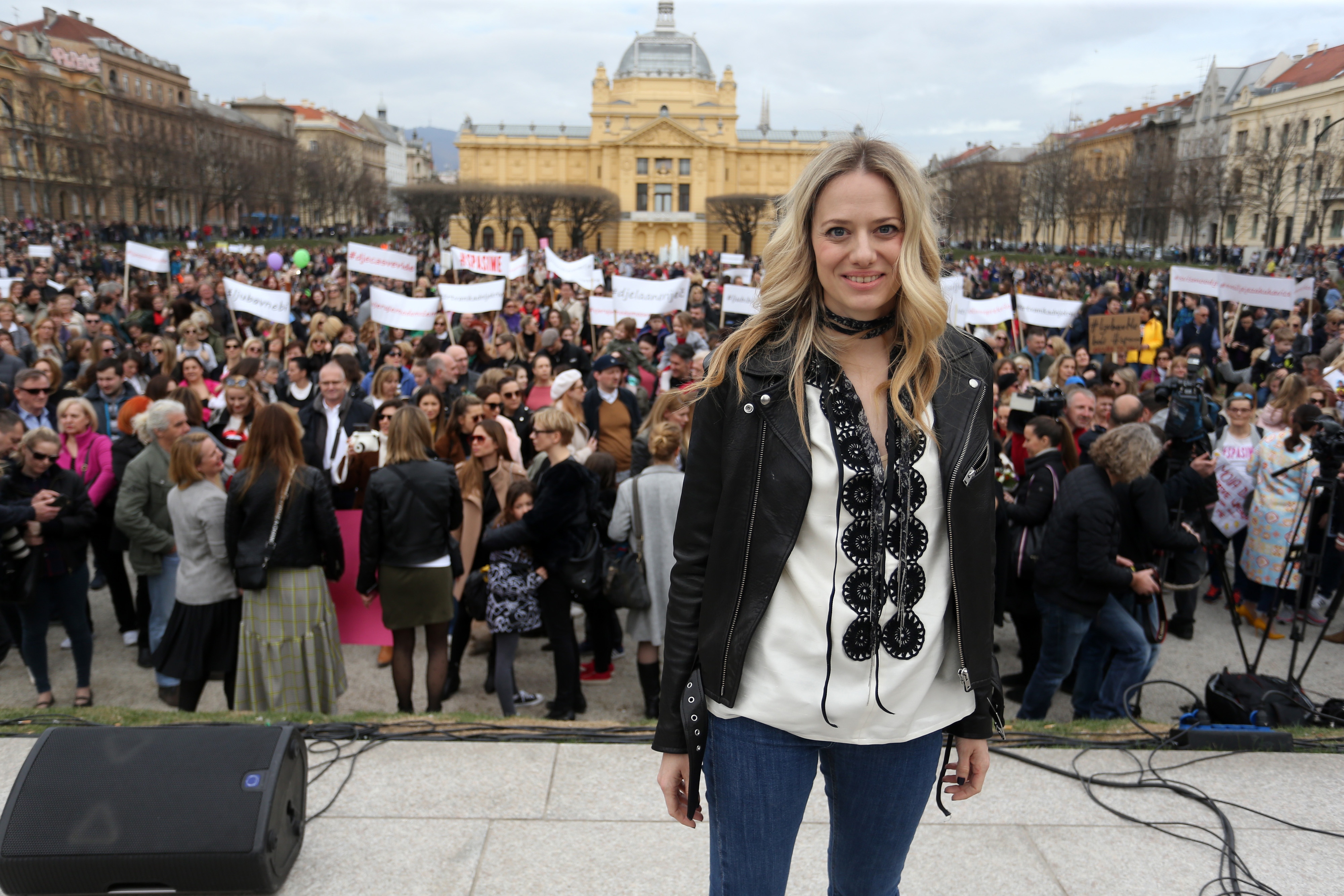 Lica s domaće estrade podržala inicijativu #SPASIME Lica s domaće estrade podržala inicijativu #SPASIME