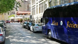 Svakodnevne situacije zadarskom na poluotoku: prometne nevolje zbog lošeg rješenja ukrcajno/iskrcajnih mjesta za turističke autobuse