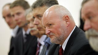 Split, 051010.
Aspira, Visoka skola za sportski menadzment.
Medju upisanim polaznicima skole je Blanka Vlasic, Tina Mihelic, sestre Lucija i Ana Zaninovic, Ivana Brkljacic, Igor Stimac.
Pozdravni govor je odrzao i Zlatko Matesa koji je pozdravio sve prisu Split, 051010.
Aspira, Visoka skola za sportski menadzment.
Medju upisanim polaznicima skole je Blanka Vlasic, Tina Mihelic, sestre Lucija i Ana Zaninovic, Ivana Brkljacic, Igor Stimac.
Pozdravni govor je odrzao i Zlatko Matesa koji je pozdravio sve prisu