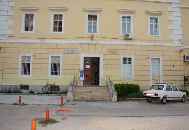 Znanstvena knjiznica: Otvorenje izlozbe Marije Visic Guina, Foto: Angelo Virag Znanstvena knjiznica: Otvorenje izlozbe Marije Visic Guina, Foto: Angelo Virag