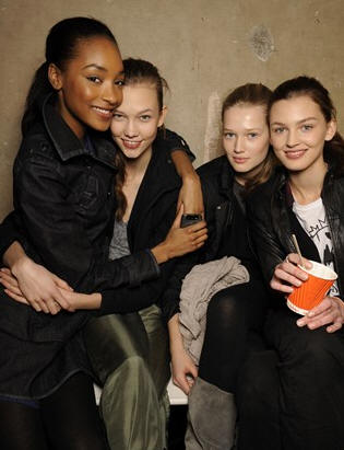 U backstageu (Moda.hr) U backstageu (Moda.hr)