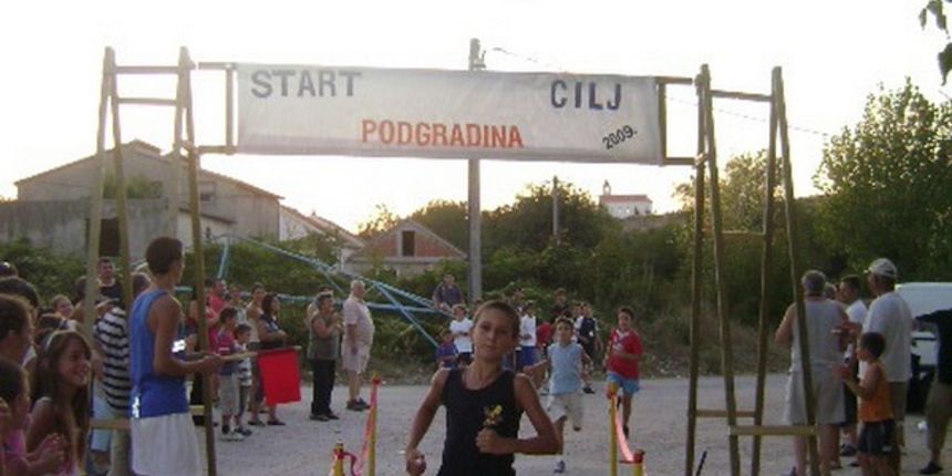 Dječja atletska utrka: “Podgradina 2009.” (Foto: Mirta Krupić)