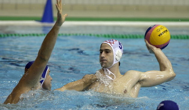 Varazdin, 230210.
Na gradskim bazenima u Varazdinu igra se 4. kolo Svjetske lige u vaterpolu izmedju Hrvatske i Makedonije. 
Hrvatska je slavila sa rezultatom 12:9.
Na slici: Marko Jokovic.
Foto: Zeljko Hajdinjak / CROPIX